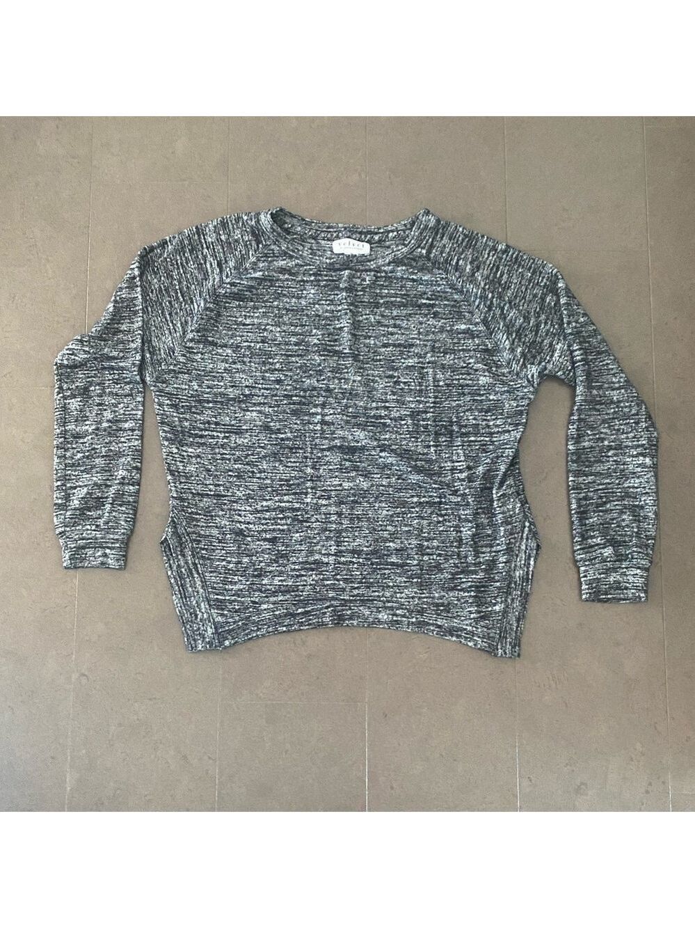 VELVET by Graham & Spencer long sleeve top size Small